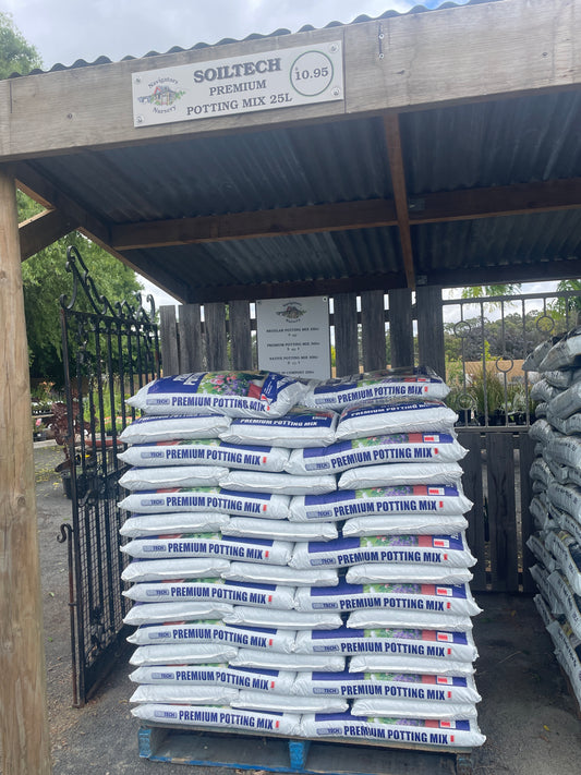 Soiltech Premium Potting Mix 25L